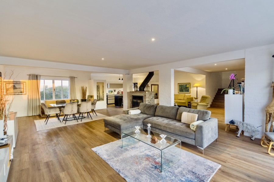 5 Bedroom Property for Sale in Grotto Bay Western Cape